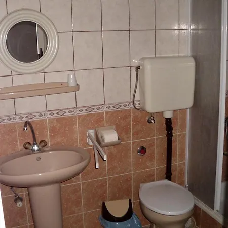 Kis Apartmanhaz Appartamento *
