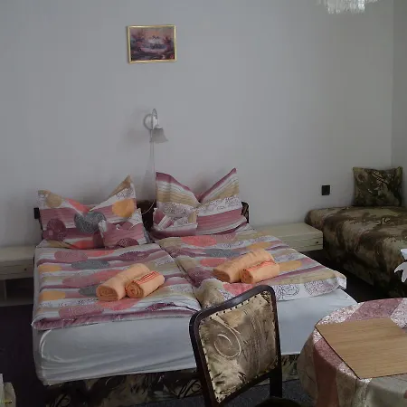 Kis Apartmanhaz Appartamento *